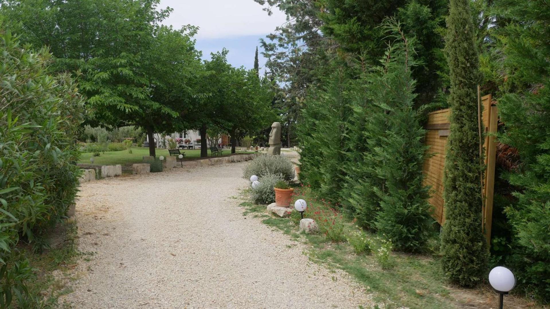 Mas Maurane - Le Romarin Aux Portes D'Arles Tarascon Exterior photo